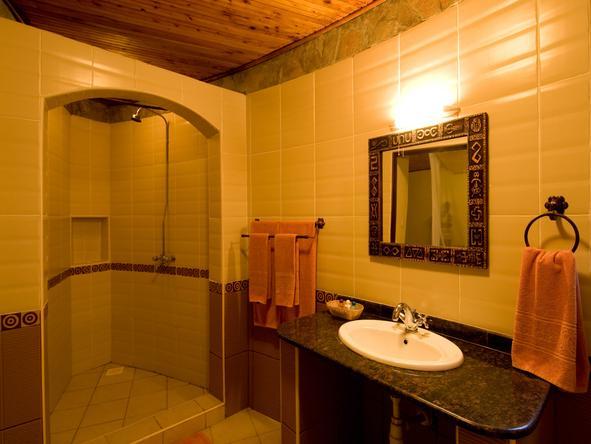 Masai Mara Sopa Lodge - Bathroom 
